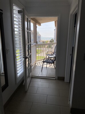 Desk, blackout curtains, iron/ironing board, free WiFi - Ocean Surf Inn & Suites (Huntington Beach)