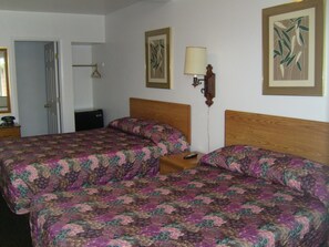 Desk, free WiFi, bed sheets - Cascade City Center Motel (Lebanon)