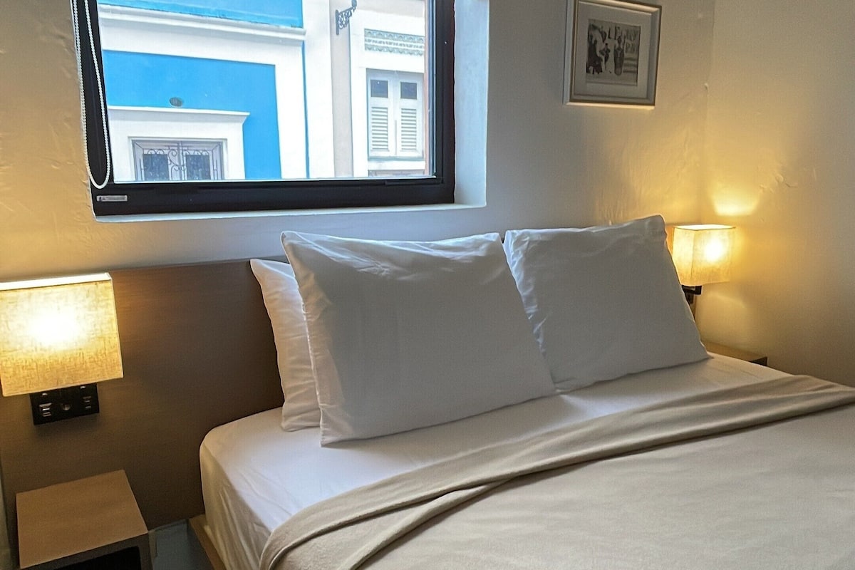 deluxe room | individually decorated, individually furnished, blackout curtains