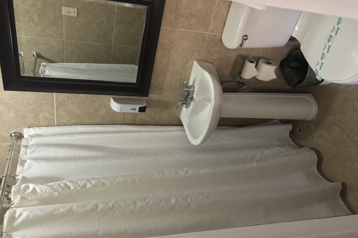 double room | bathroom | shower, hair dryer, towels