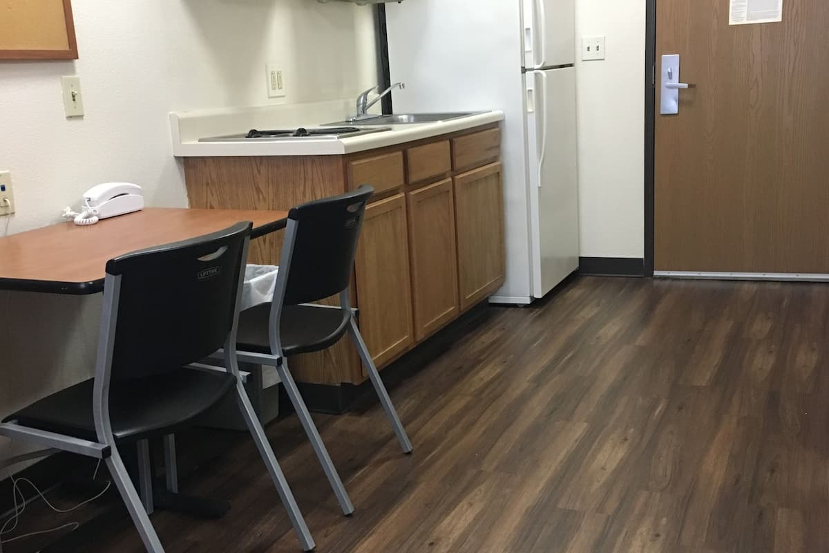 full-sized fridge, microwave, stovetop