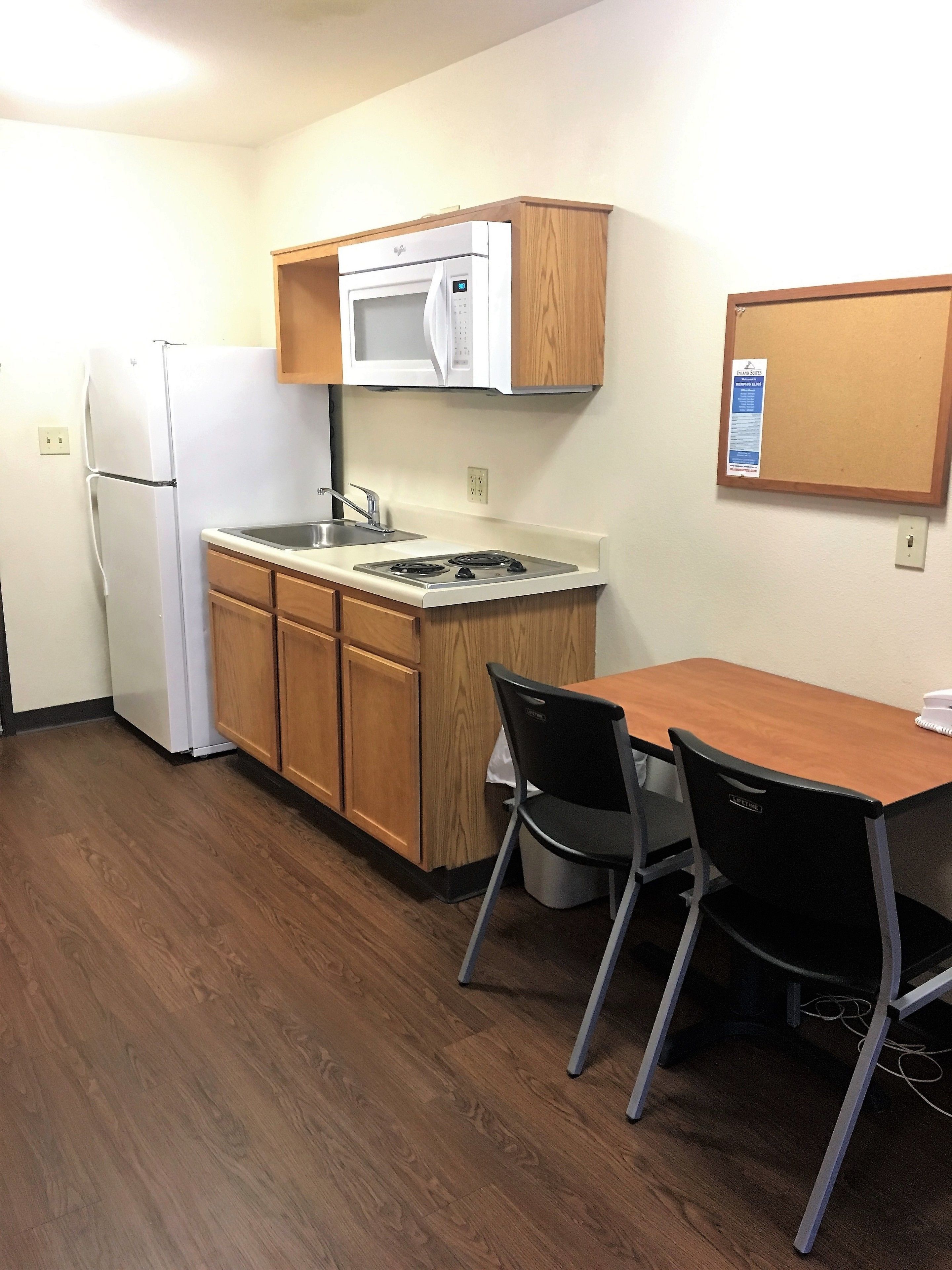 full-sized fridge, microwave, stovetop