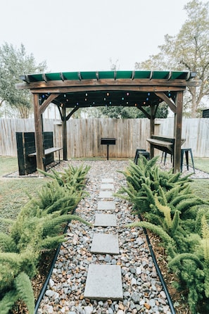 Exterior - Rooms at The Pecan (Brownsville)