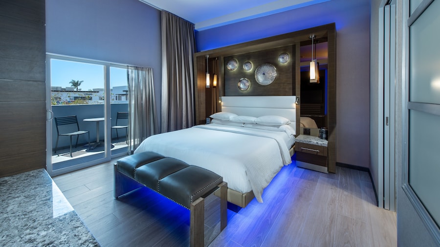 Shade Hotel