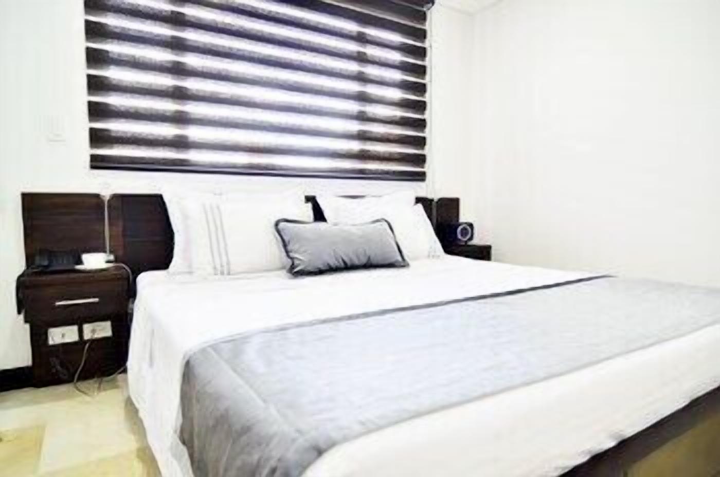 Minibar, safe på rommet, blendingsgardiner og lydisolert