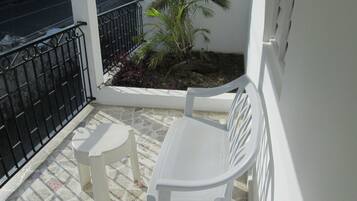 Phòng Suite Cao cấp, 2 giường cỡ queen, bếp nhỏ | Ban công