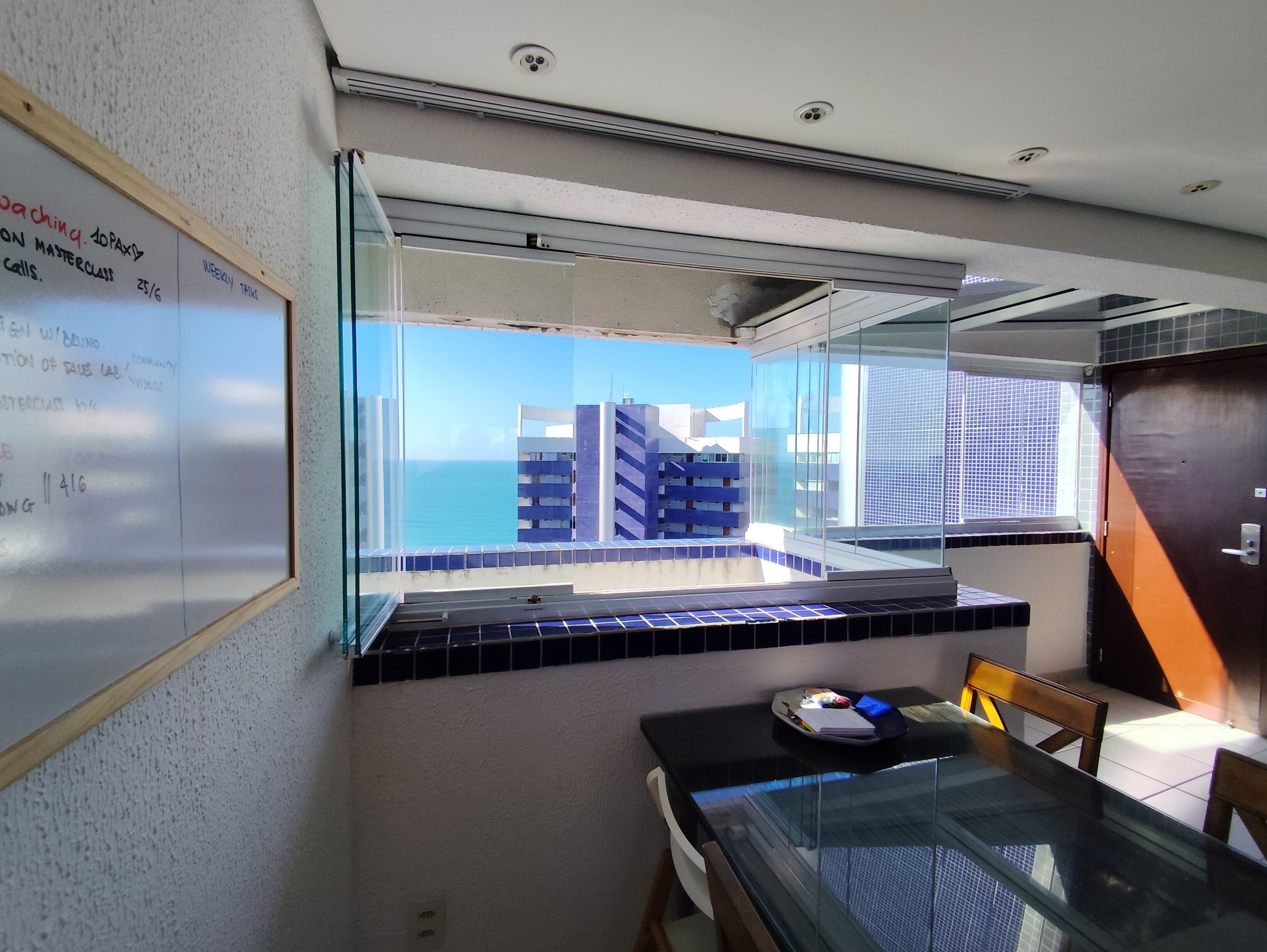 特级公寓, 3 间卧室, 海景 | 起居区 | LED 电视