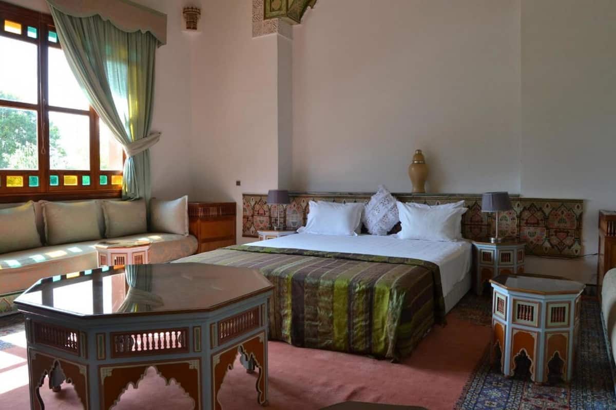 Deluxe Suite | 1 bedroom, premium bedding, memory foam beds, in-room safe