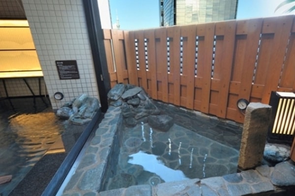 Artículos de tocador gratuitos, secador de pelo, pantuflas