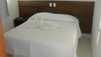 Minibar, bureau, rideaux occultants, lits bébé (gratuits)