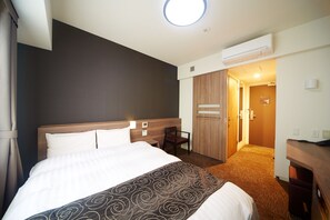 고급 침구, 오리/거위털 이불, 객실 내 금고, 책상