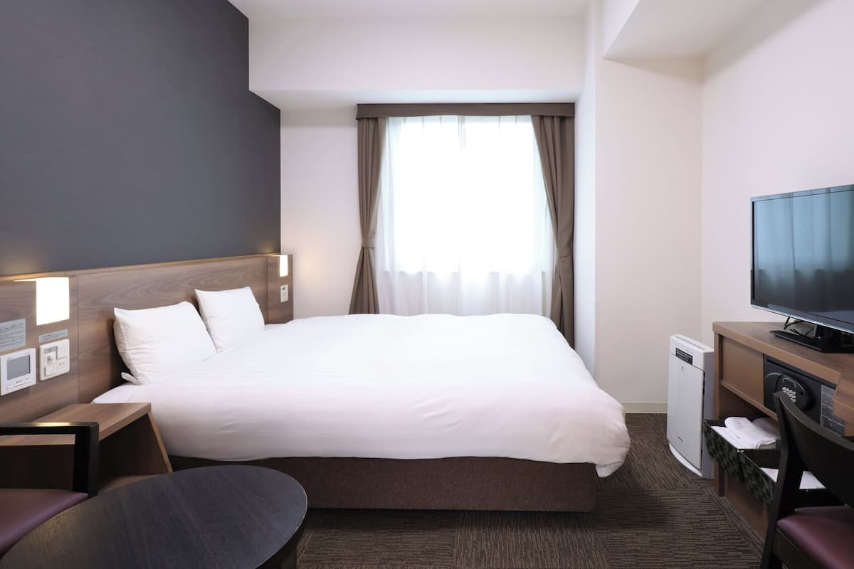 高级双人房, 无烟房 (4N,No cleaning Moderate - 17.8sqm) | 高档床上用品、羽绒被、客房内保险箱、办公桌