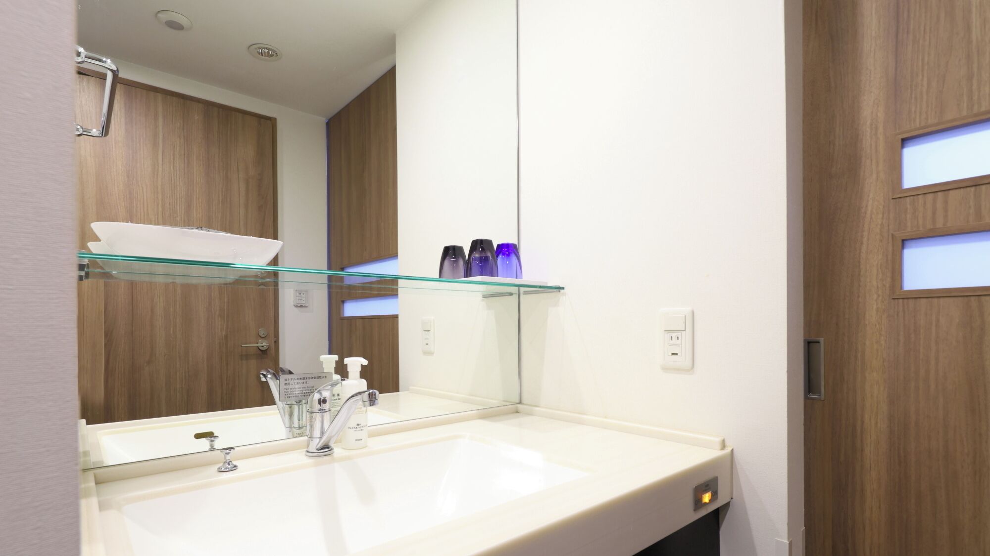 1 bedroom, premium bedding, down duvets, in-room safe