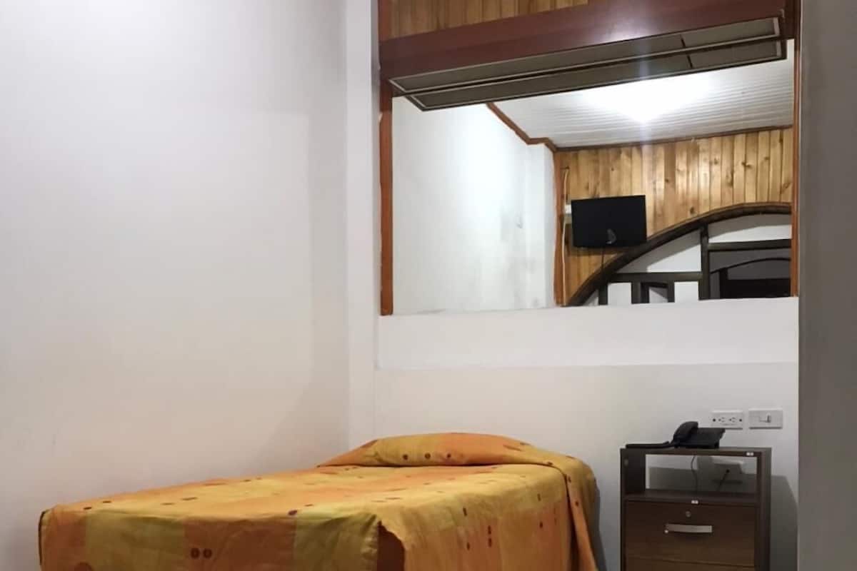 Habitación individual | Wifi gratis y ropa de cama
