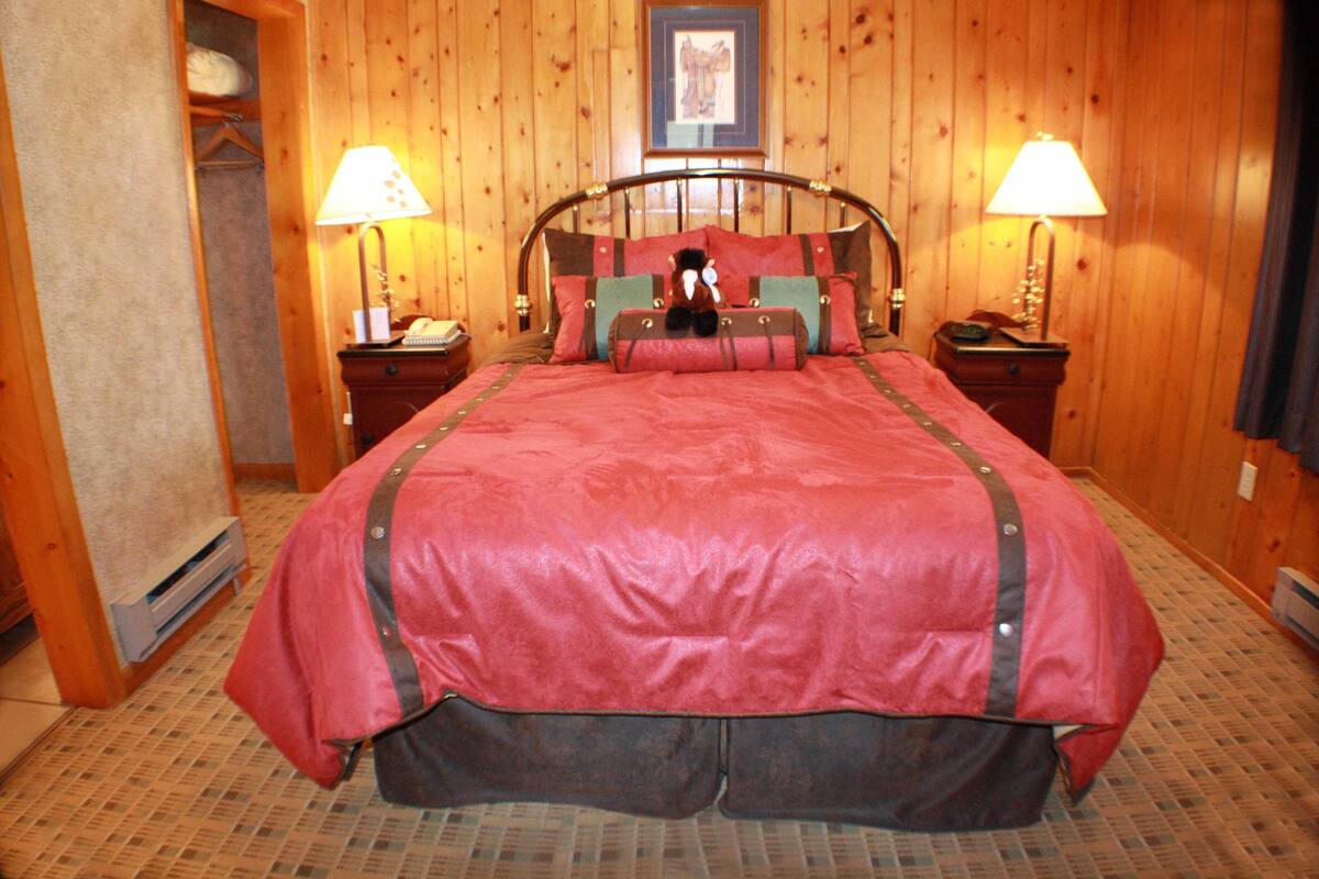 superior cottage, 1 bedroom, courtyard view, courtyard area | premium bedding, in-room safe, desk, iron/ironing board