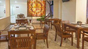 Sudah termasuk sarapan ala kontinental setiap hari