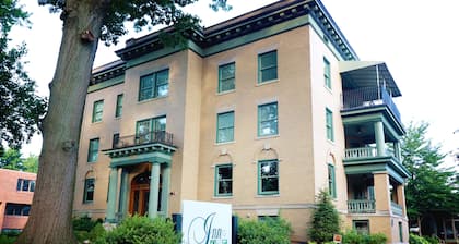 Inn at 835 Boutique Hotel
