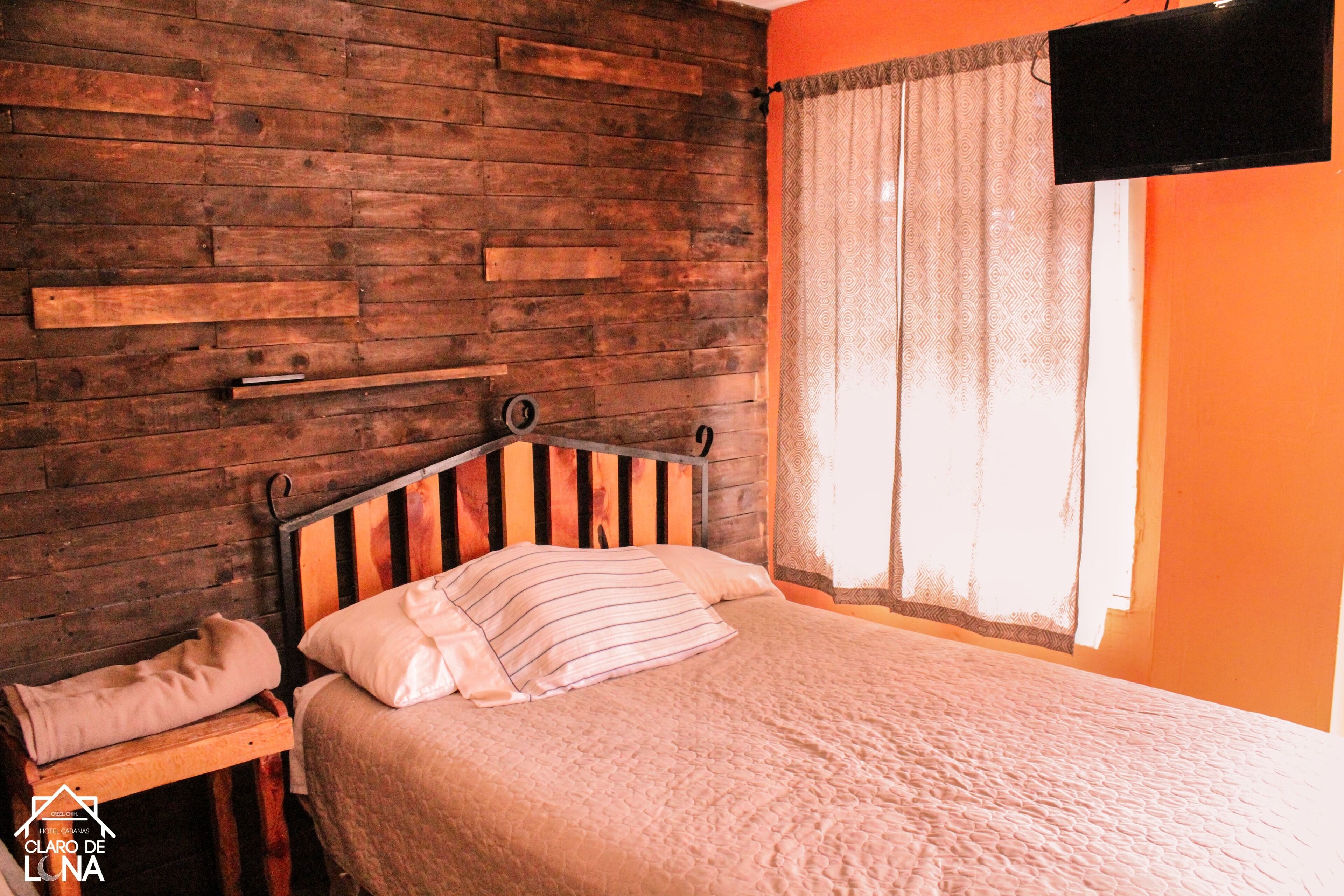 Wifi gratis y ropa de cama 