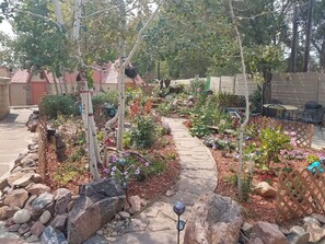 Garden - True North Motel (Colorado Springs)