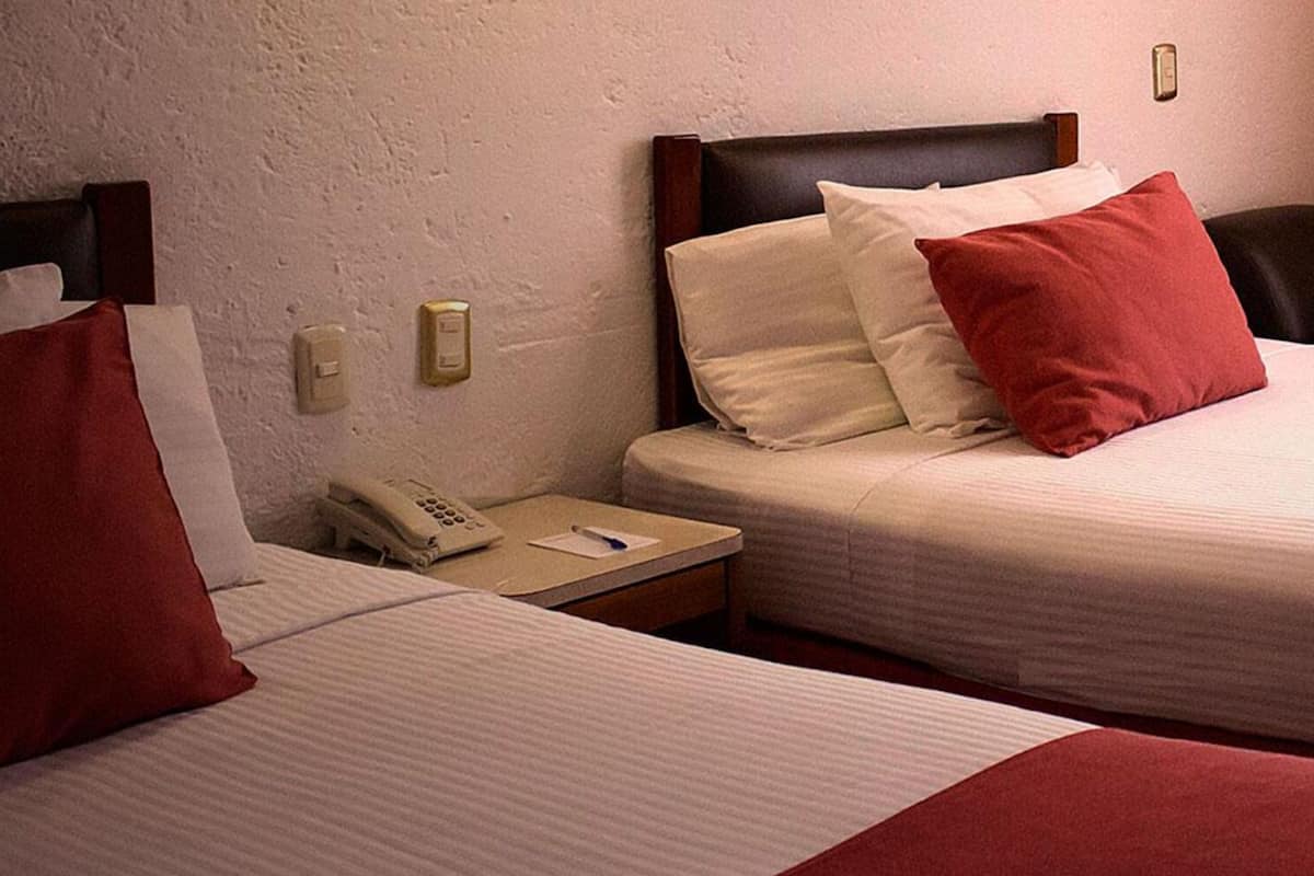 Standard Room | Peti besi dalam bilik, seterika/papan seterika, Wi-fi percuma