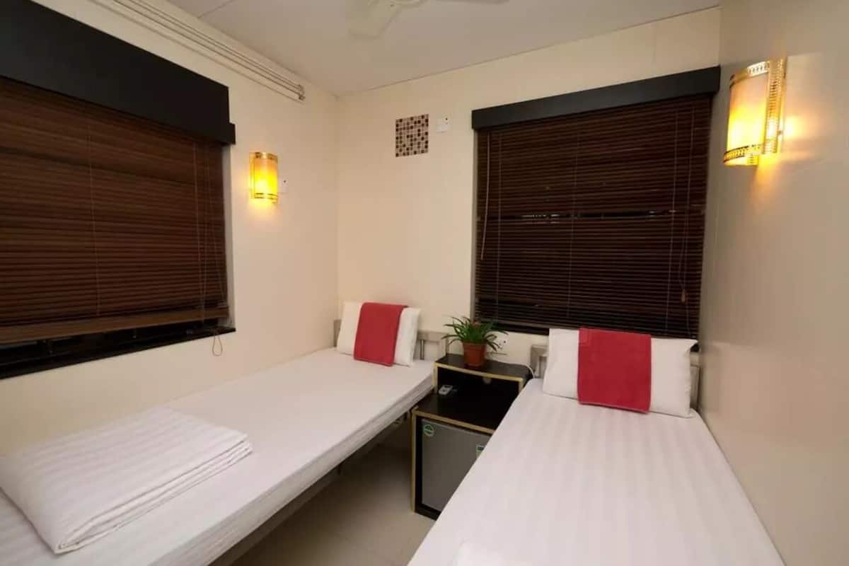 Economy Twin Room | Desk, free WiFi
