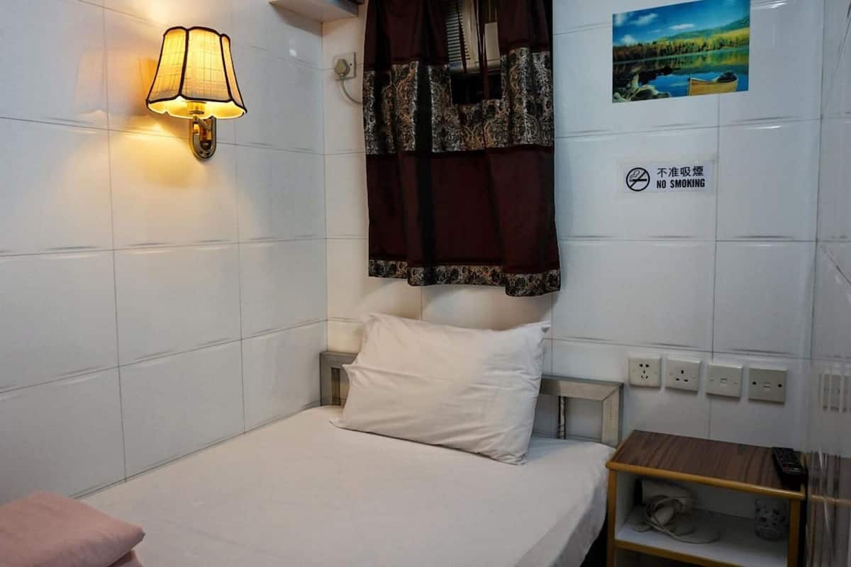 Economy Single Room | Desk, free WiFi
