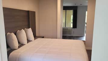 Superior Studio Suite | Premium bedding, desk, free WiFi, bed sheets