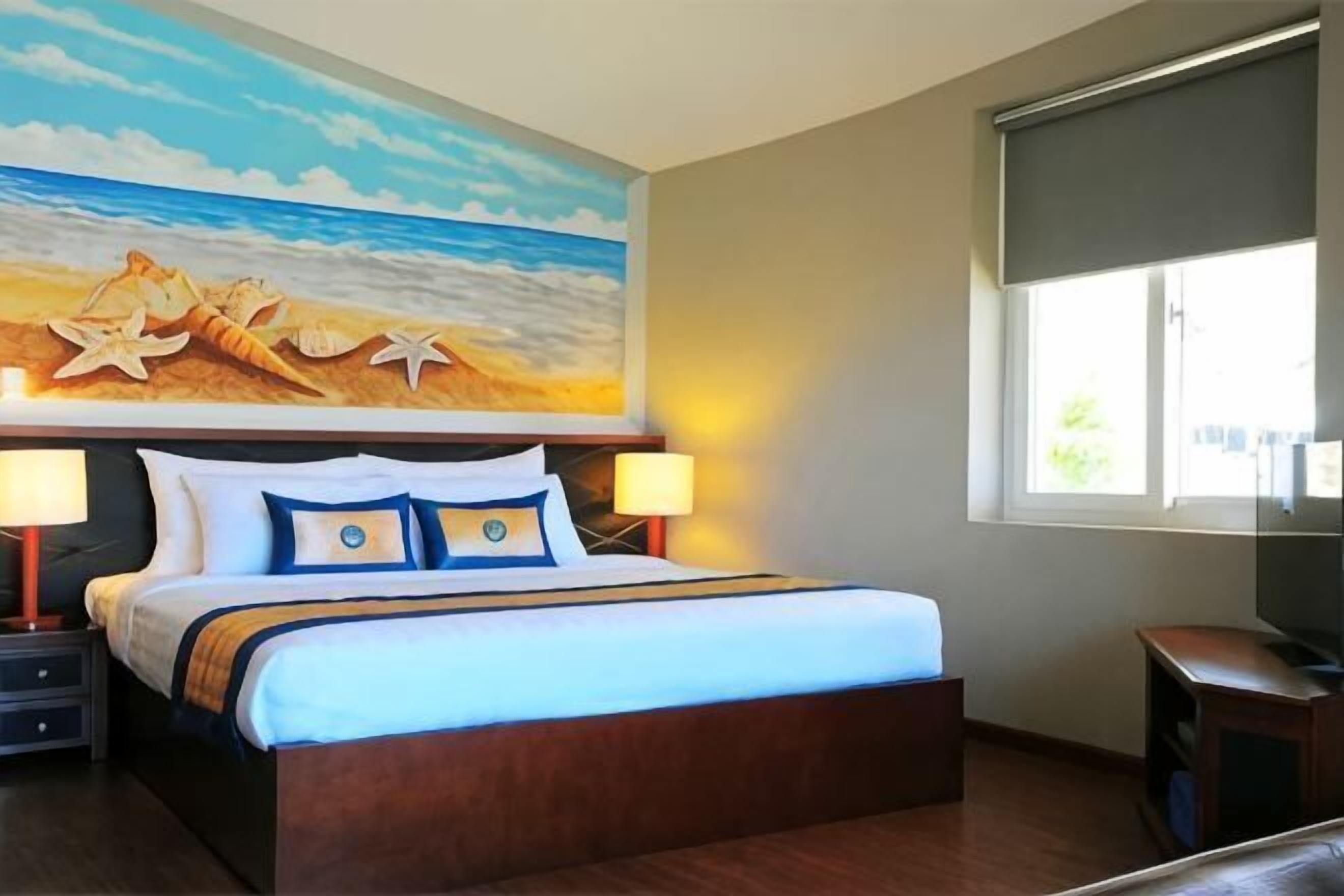 Minibar, in-room safe, desk, blackout drapes