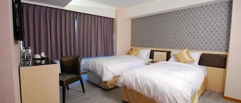 Business Twin Room | Desk, blackout drapes, free WiFi, bed sheets