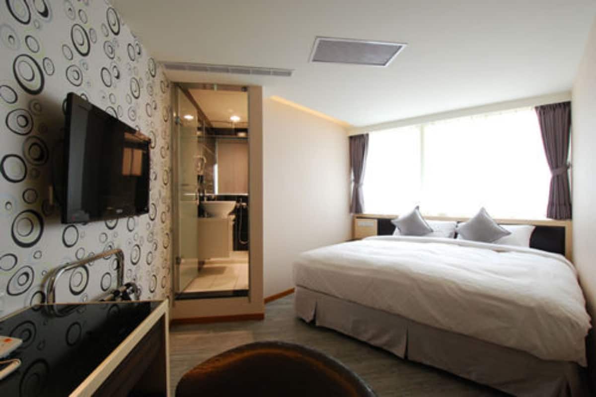 Desk, blackout curtains, free WiFi, bed sheets