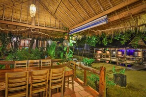 Bar (on property) - Natural Bungalows Restaurant and Bar (Kampot)