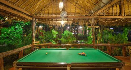 Natural Bungalows Restaurant and Bar