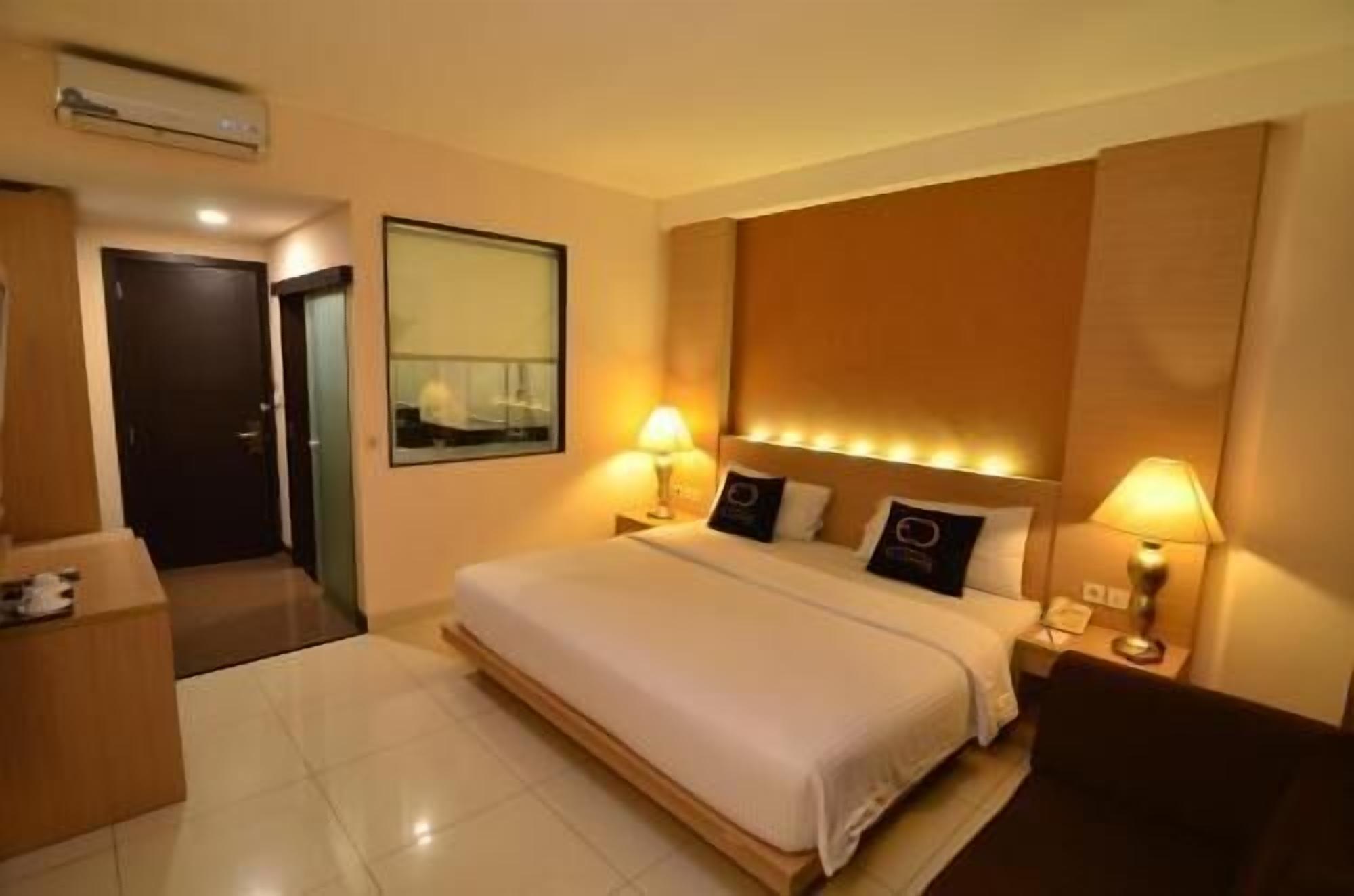 Coffres-forts dans les chambres, bureau