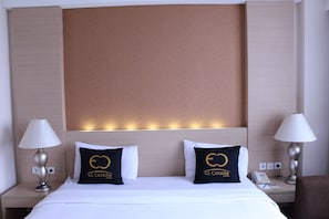 Chambre Double Supérieure | Coffres-forts dans les chambres, bureau