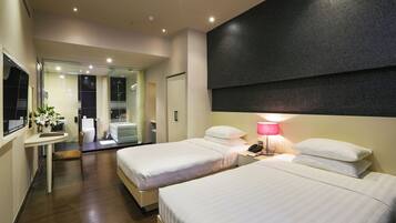 Minibar, in-room safe, free WiFi