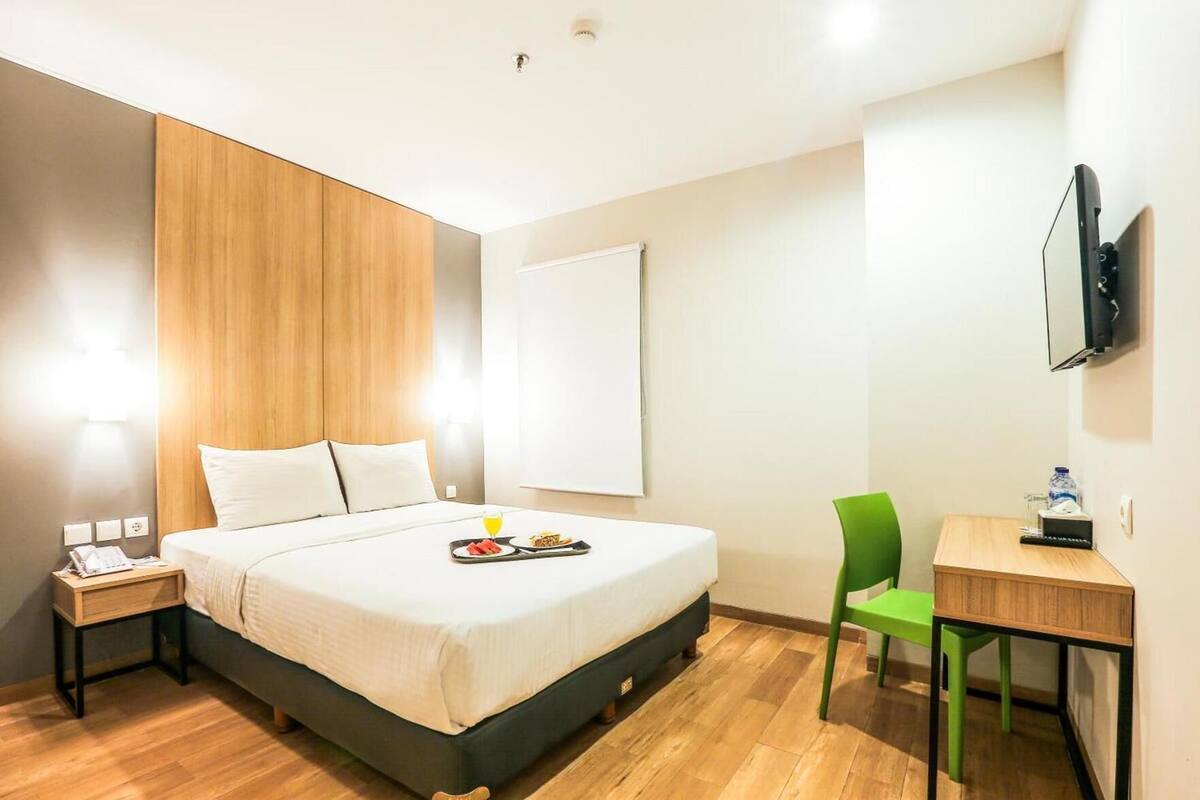 In-room safe, desk, laptop workspace, free WiFi