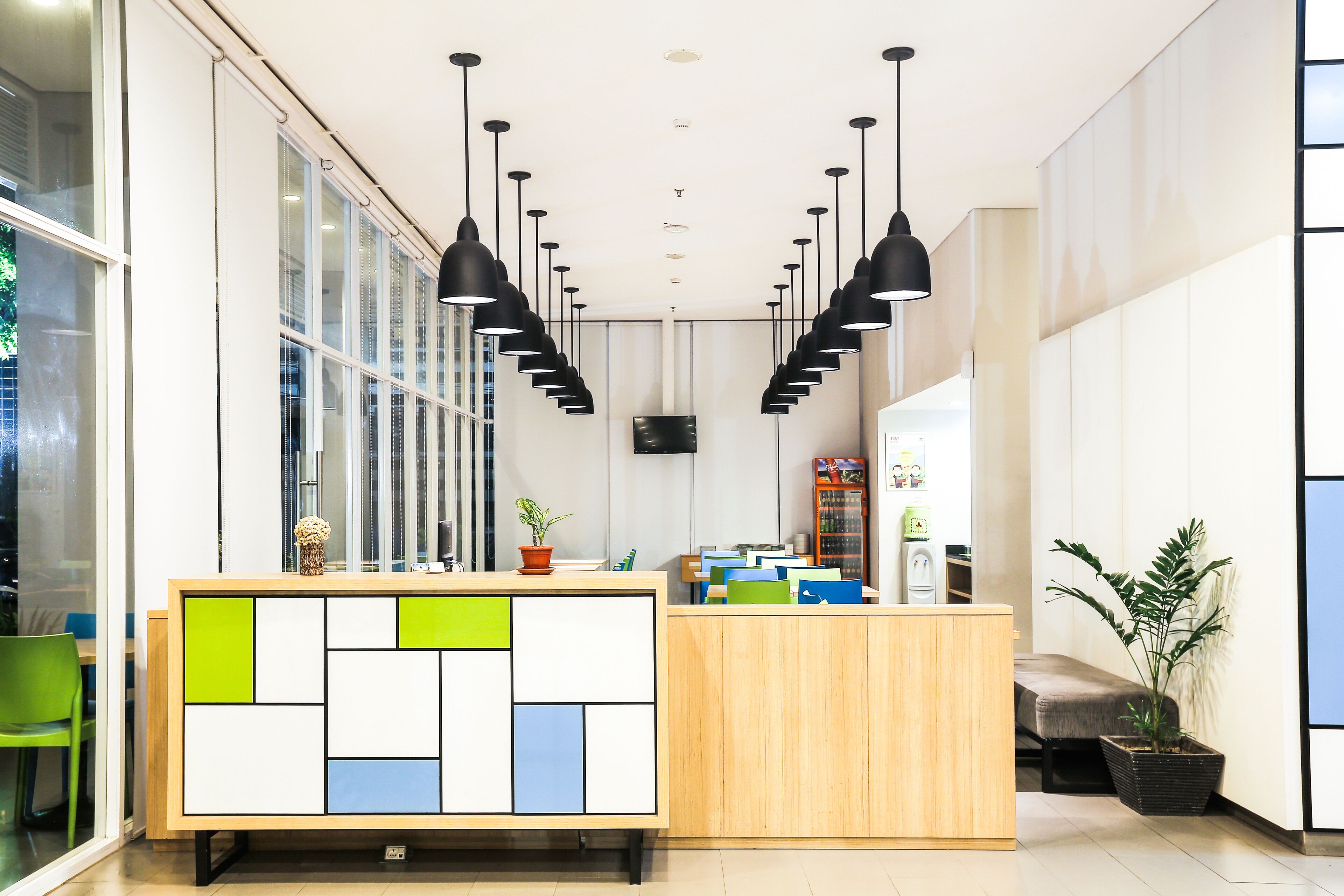 供应早餐、午餐和晚餐，印尼菜