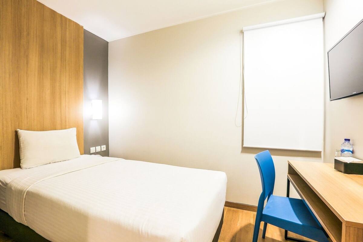 In-room safe, desk, laptop workspace, free WiFi