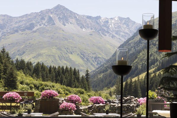 View from property - Hotel Sonnblick (Sankt Leonhard im Pitztal)