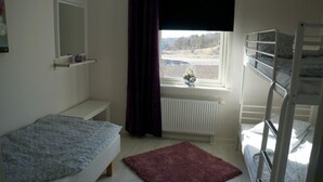 Triple Room | WiFi (free) - Uddevalla Vandrarhem - Hostel (Uddevalla)