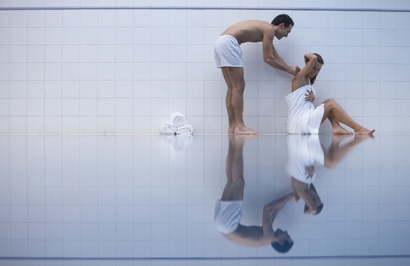 Sauna, poreallas, höyrysauna, vartalohoitoja, hydroterapiaa