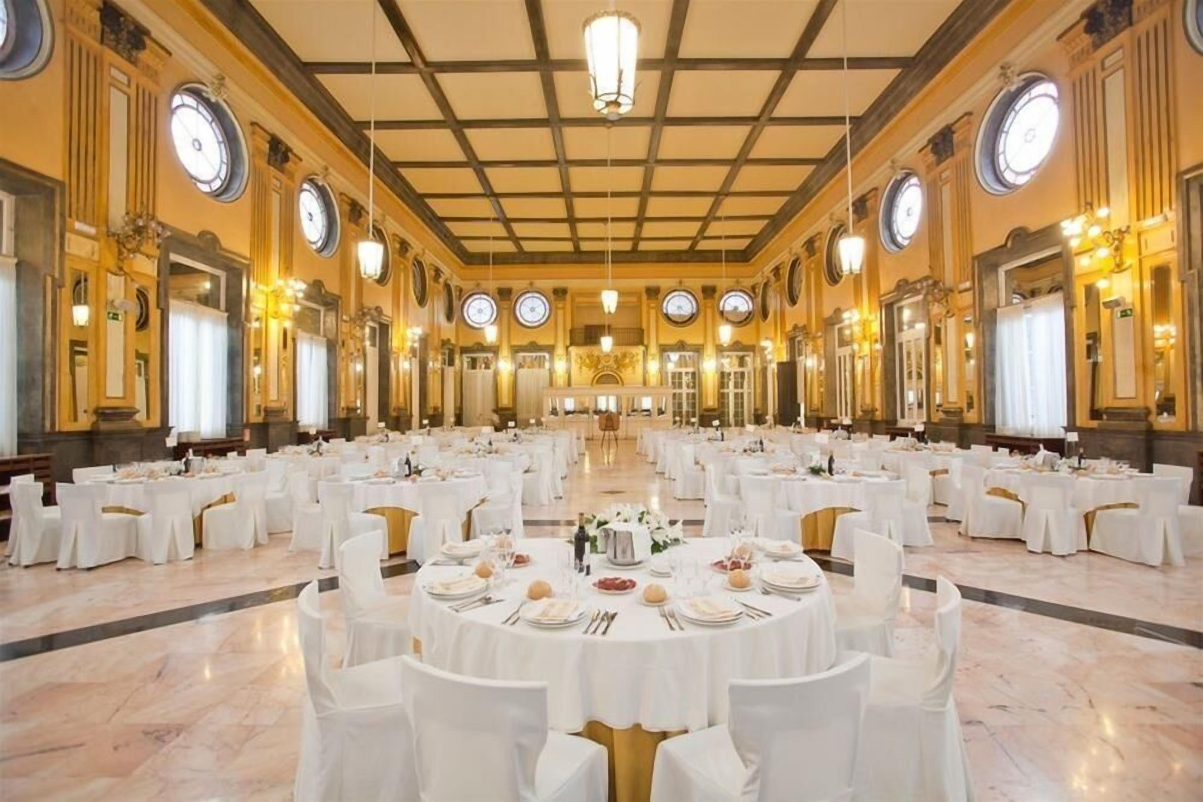 Banquet hall
