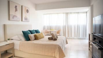 Deluxe-Doppelzimmer, Balkon, Bergblick | Schallisolierte Zimmer, kostenlose Babybetten, kostenloses WLAN