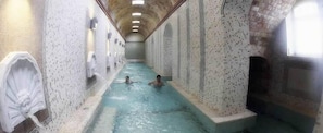 Indoor spa tub
