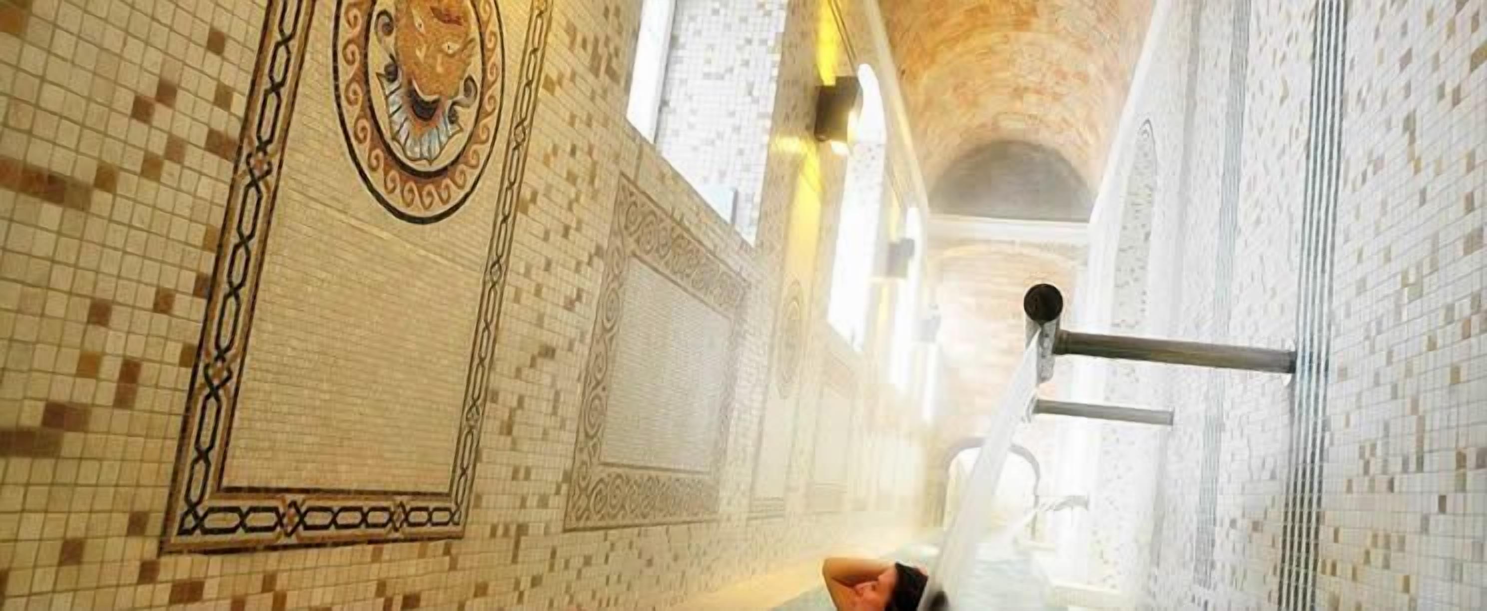 Banyera d'hidromassatge coberta