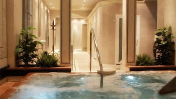 Bathtub spa indoor