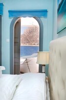 In-room safe, free WiFi, bed sheets