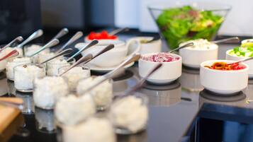 Daily buffet breakfast (PLN 60 per person)