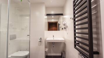 Bathroom | Free toiletries, hair dryer, towels, soap