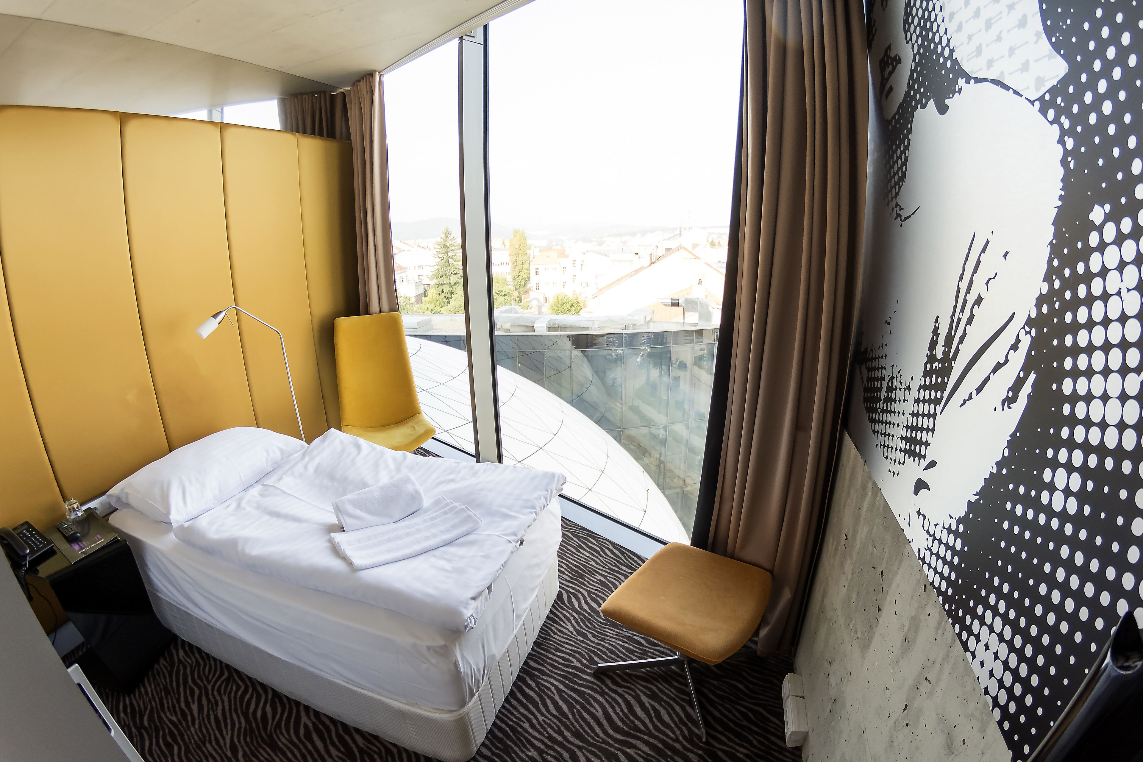 single room, ensuite | select comfort beds, minibar, in-room safe, blackout curtains